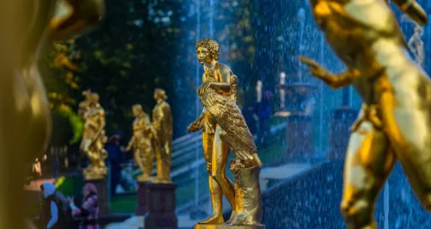 Афиша: Петергоф на весь день: Большой дворец, фонтаны, малый дворец в Санкт-Петербурге 26 августа 2026