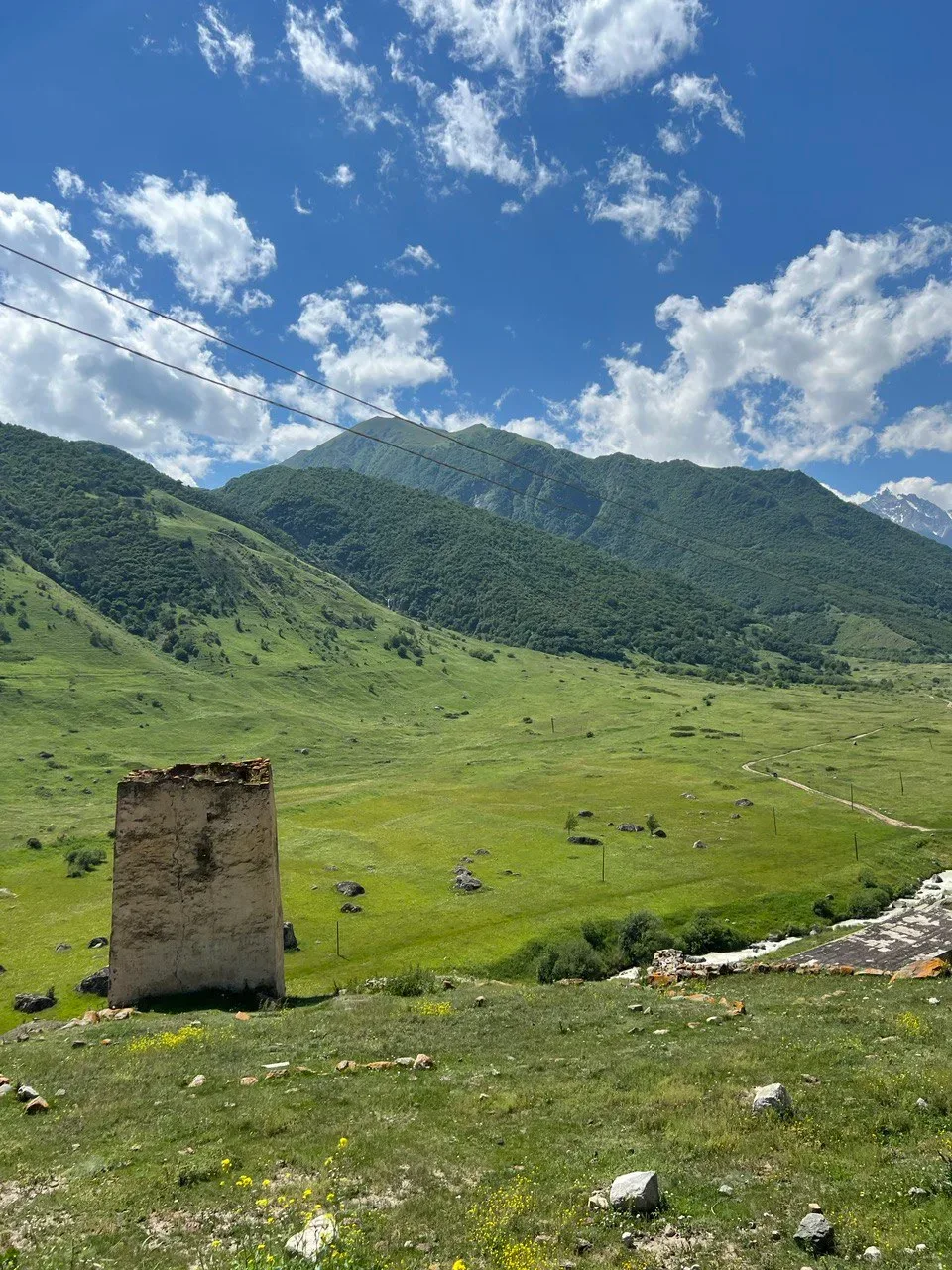 Афиша: Хуламо-Безенгийское ущелье и Язык Тролля в Нальчике 6 августа 2026