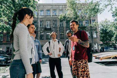 Афиша: Стендап-экскурсия по Васильевскому острову в Санкт-Петербурге 5 августа 2026