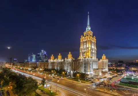Афиша: Москва после полуночи: эксклюзивная ночная прогулка на микроавтобусе в Москве 25 июля 2026