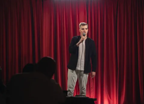 Афиша: Питерский Stand-up на Белинского в Санкт-Петербурге 4 августа 2026