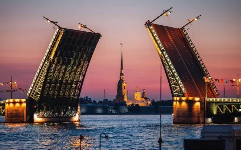 Афиша: Ночная обзорная расширенная экскурсия с водной прогулкой в Санкт-Петербурге 18 сентября 2026