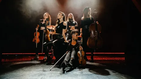Афиша: Atomic Cellos. Мировые рок-хиты на виолончелях в Москве 15 августа 2026