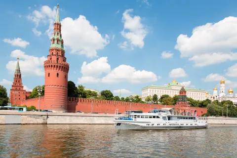 Афиша: Теплоходная прогулка по Москве-реке от причала Киевский в Москве 6 августа 2026