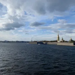 Афиша: Обзорная экскурсия на автобусе с прогулкой по Петропавловской крепости в Санкт-Петербурге 18 августа 2026