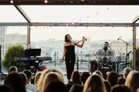 Афиша: Somewhere Music Session. Трибьют культовым вокалисткам в Москве 20 августа 2026