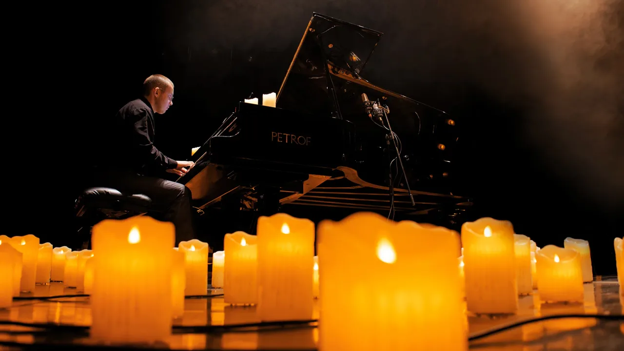 Афиша: Ludovico Einaudi: неоклассика при свечах в Екатеринбурге 16 декабря 2026