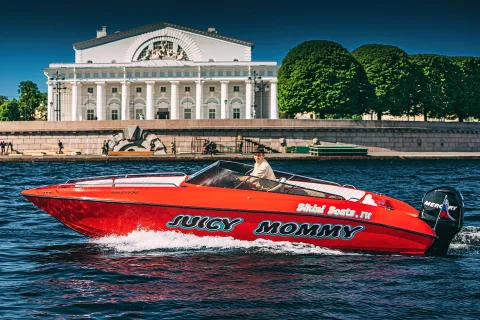 Афиша: Премиум-прогулка по Петербургу на катере «Juicy Mommy» в Санкт-Петербурге 25 сентября 2026