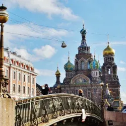 Афиша: Юмористическая автобусная экскурсия по Петербургу: «2 в 1» с комиком и гидом в Санкт-Петербурге 6 сентября 2026