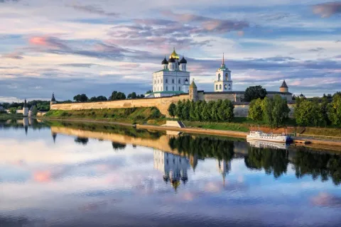 Афиша: Крепости Псковских земель: Псков, Изборск и Печоры в Санкт-Петербурге 26 сентября 2026