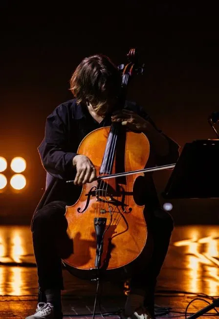Афиша: РОК-ХИТЫ НА ВИОЛОНЧЕЛЯХ ATOMIC CELLOS. Концерт при свечах во дворце в Санкт-Петербурге 31 октября 2026