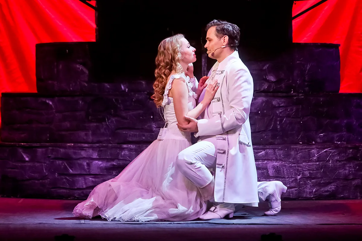 Афиша: Алые паруса в Омске 15 апреля 2026