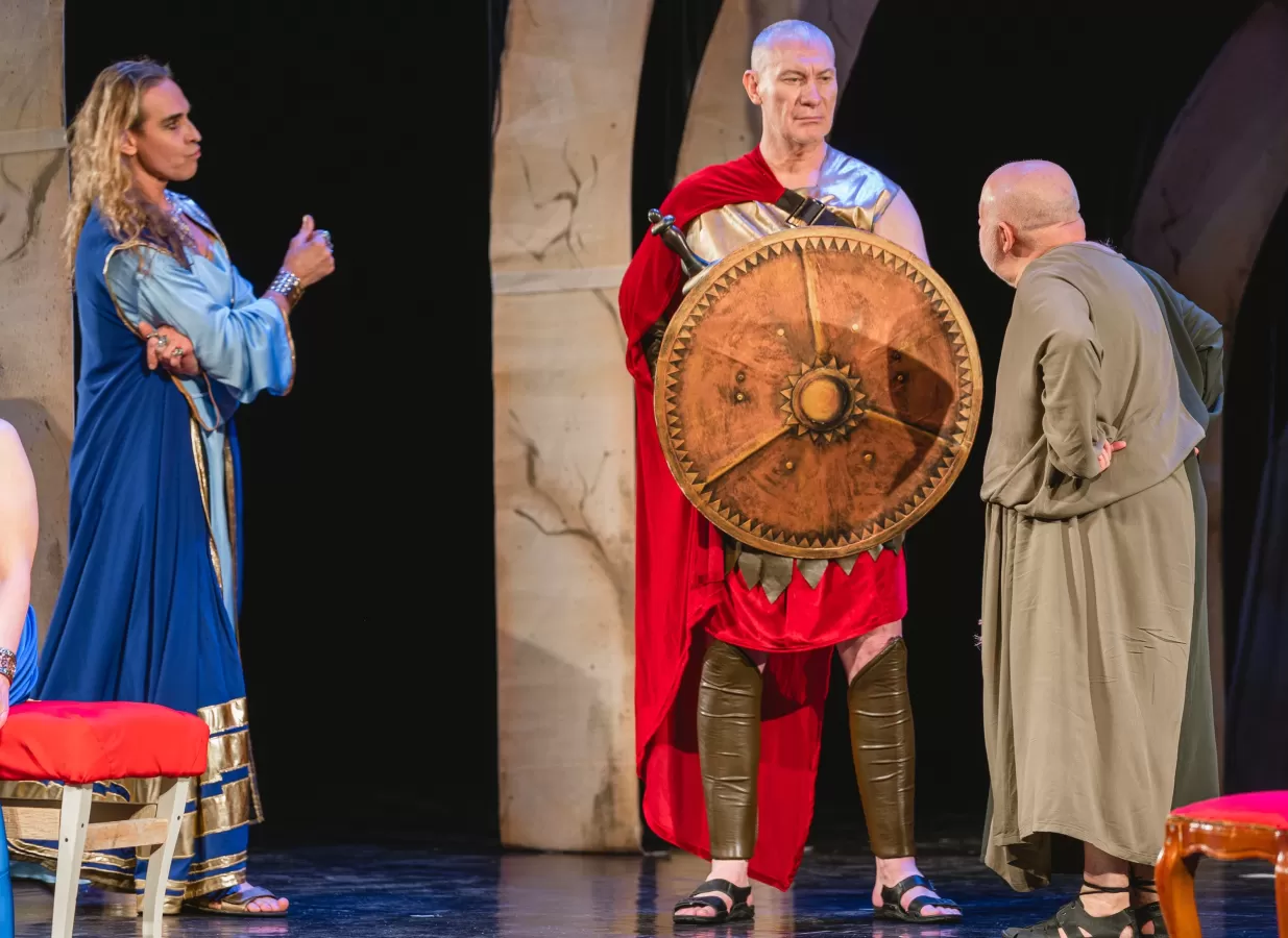 Афиша: Басни для взрослых в Смоленске 17 апреля 2026