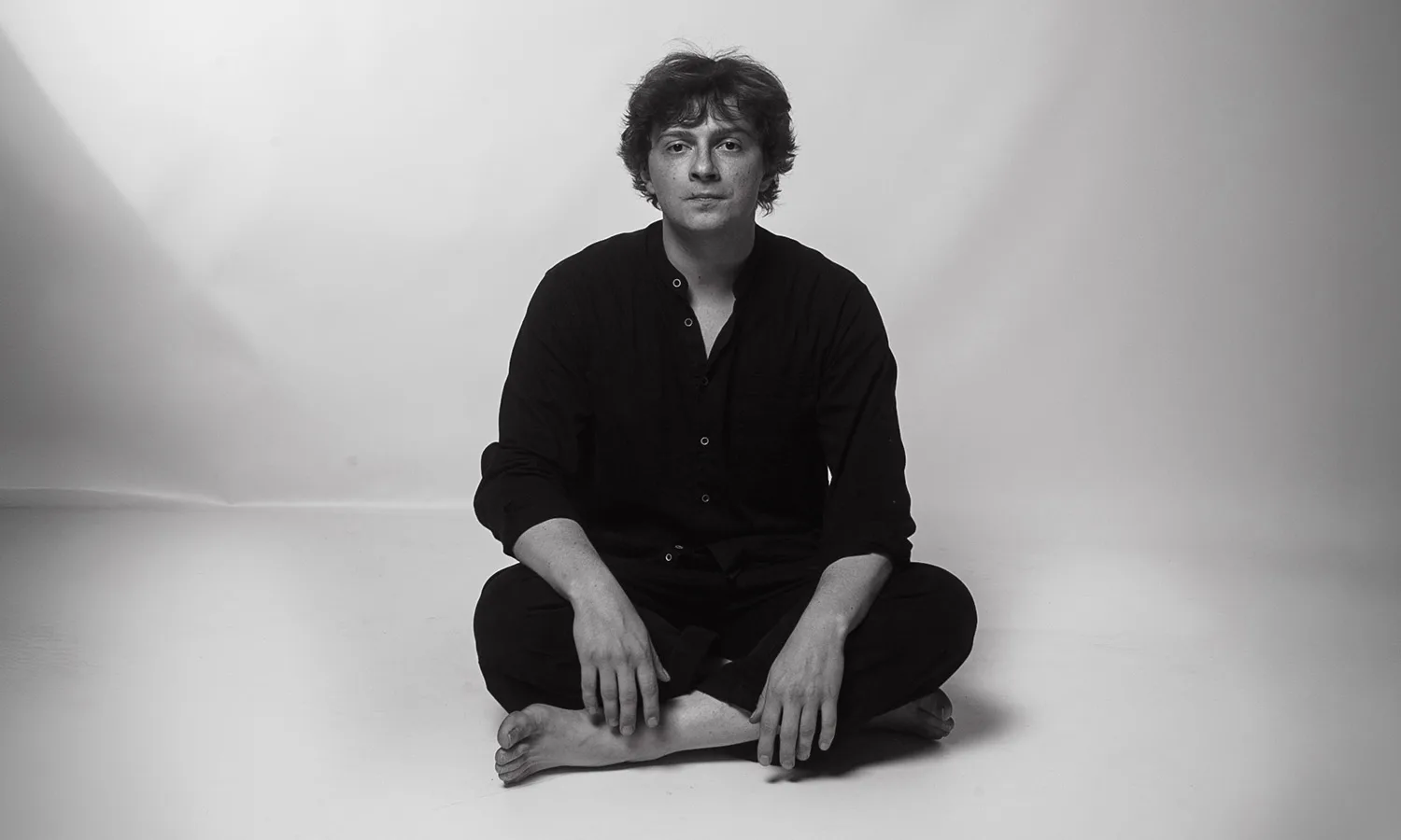 Афиша: Бонд с кнопкой в Благовещенске 23 апреля 2026