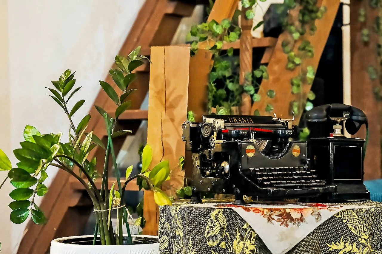 Афиша: «Бродячая собака» возвращается: Гумилёв, Ахматова, Маяковский, Прокофьев, Вертинский и другие в Санкт-Петербурге 19 апреля 2026