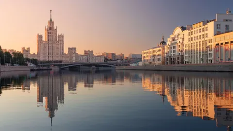 Афиша: Часовая прогулка по Москве-реке на теплоходе «Жемчужина» в Москве 4 апреля 2026