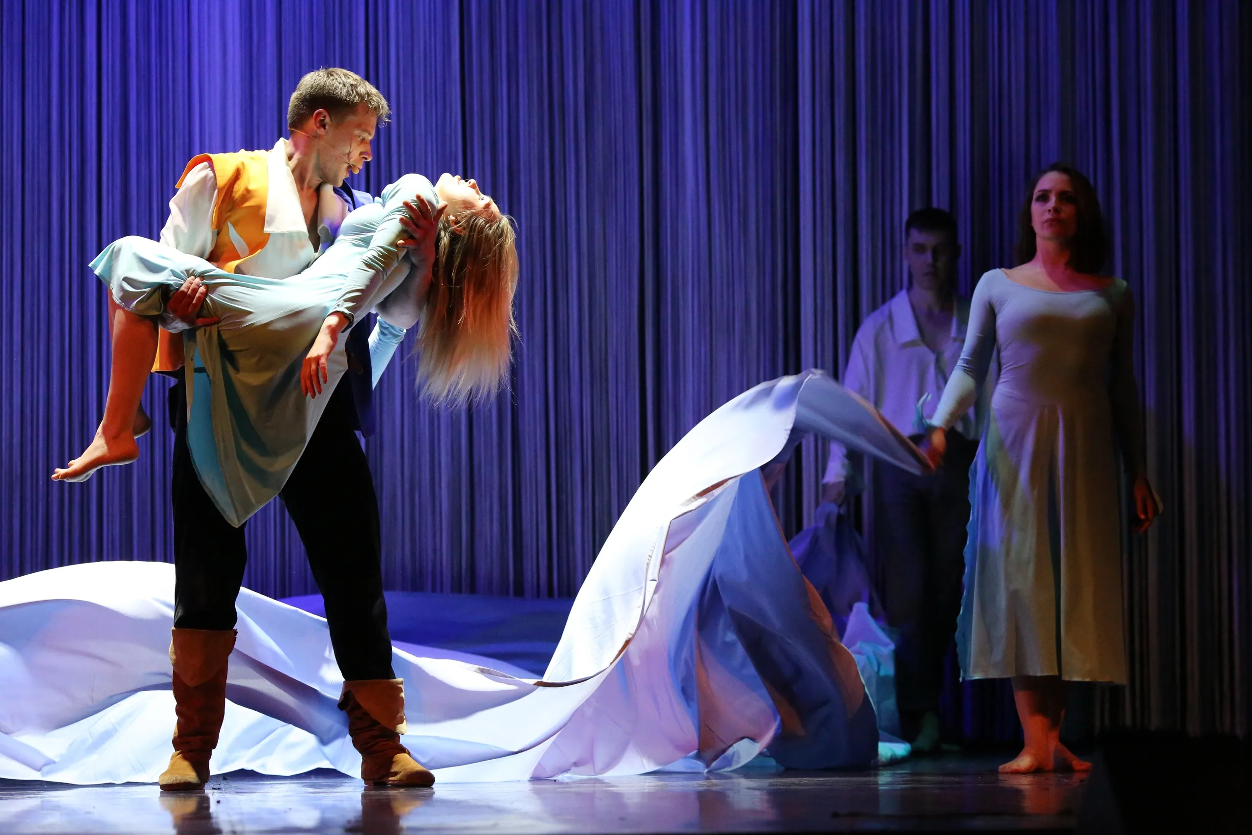 Афиша: Человек, который смеётся в Барнауле 15 апреля 2026