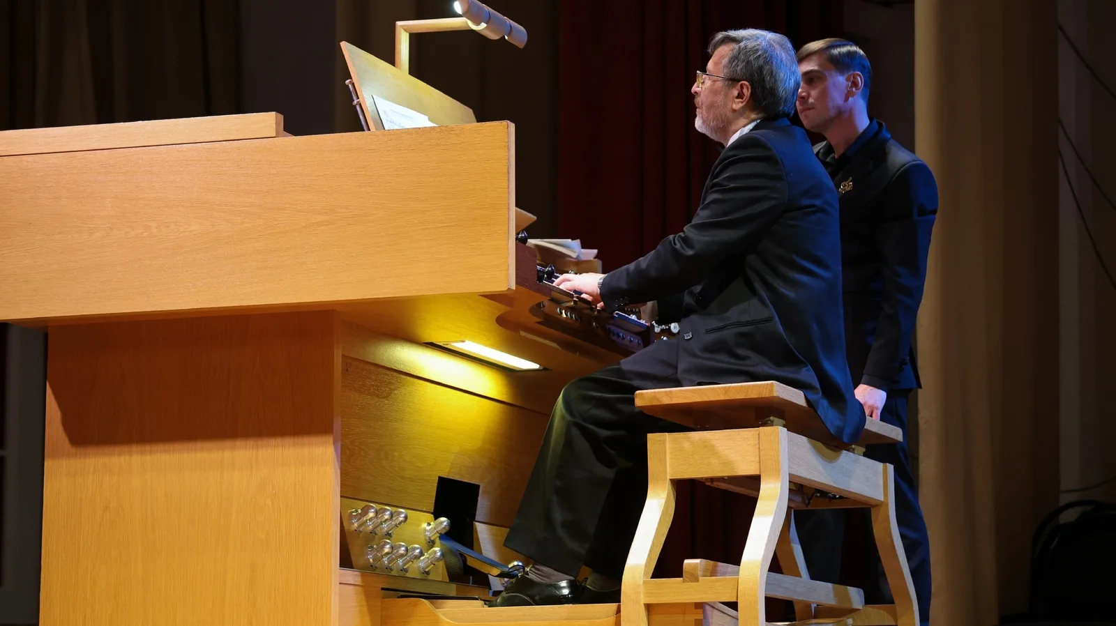 Афиша: Диалоги с вечностью в Екатеринбурге 10 апреля 2026