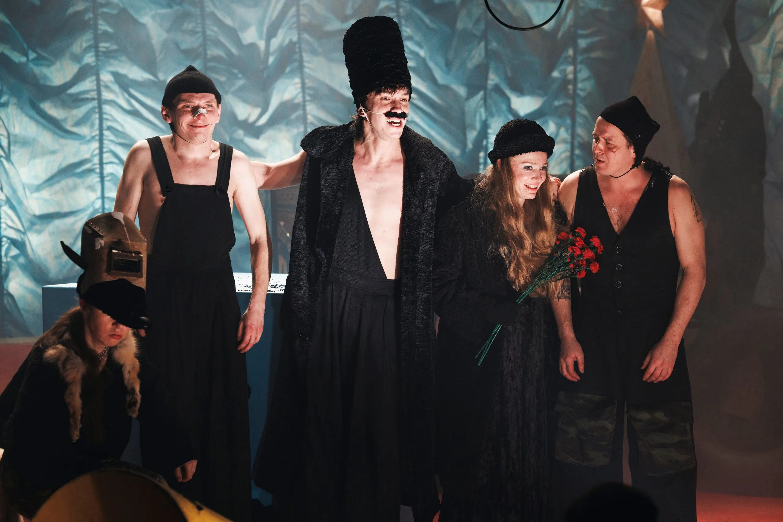 Афиша: Ёлка у Ивановых в Санкт-Петербурге 20 апреля 2026