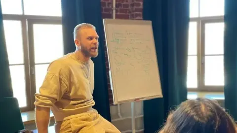 Афиша: Игорь Купец. Почему любимое дело не приносит доход - и что с этим делать в Санкт-Петербурге 21 апреля 2026