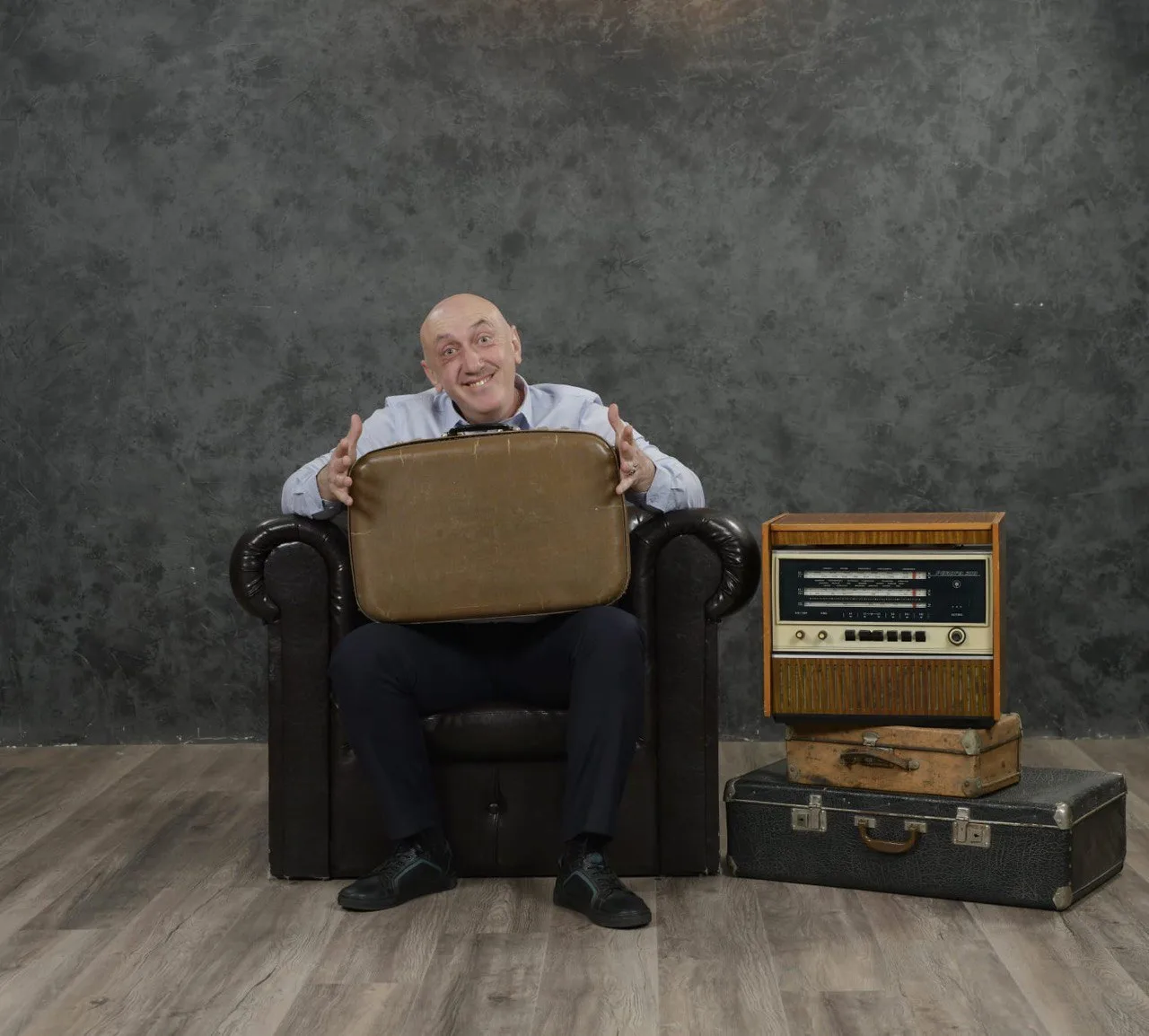 Афиша: Иногда нам снятся старые собаки в Сахалинске 19 апреля 2026