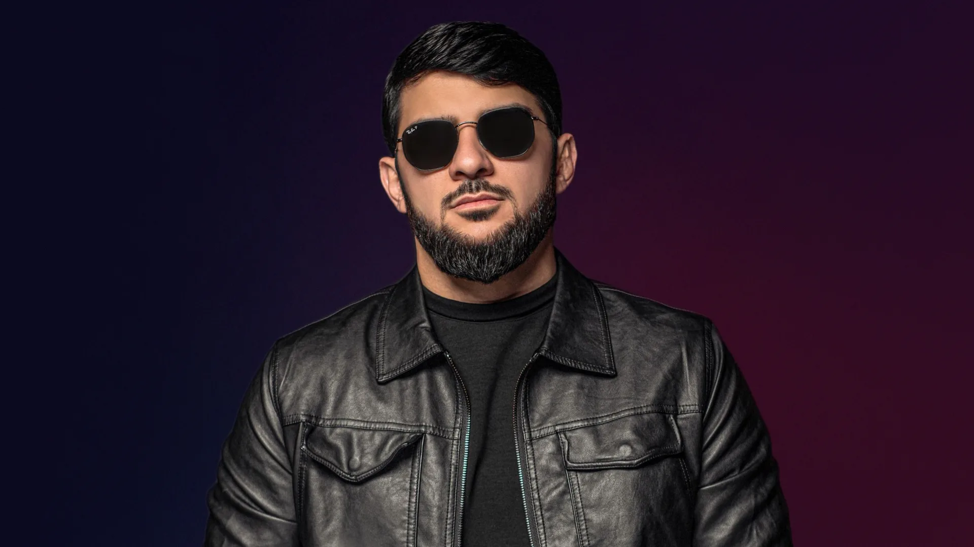 Афиша: Ислам Итляшев в Владивостоке 10 апреля 2026