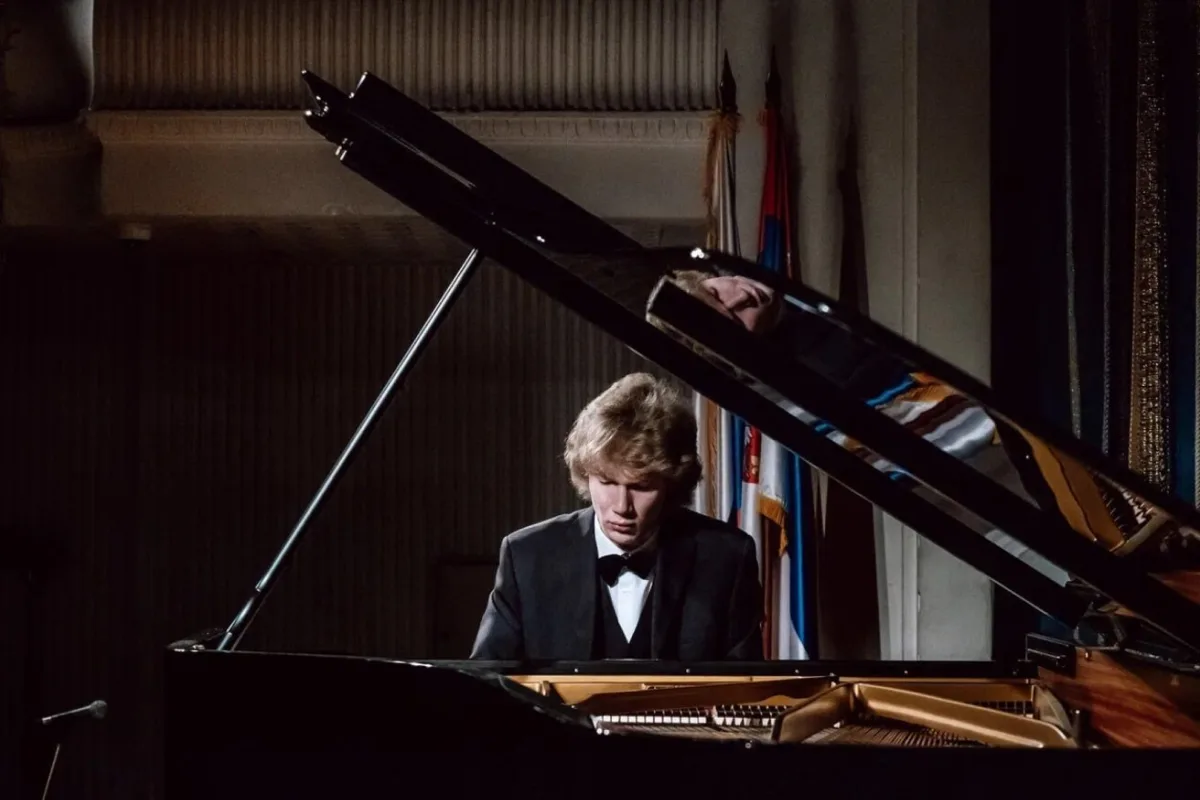 Афиша: Иван Бессонов, Фёдор Безносиков, РНО. Шопен, Чайковский, Рахманинов в Москве 26 апреля 2026