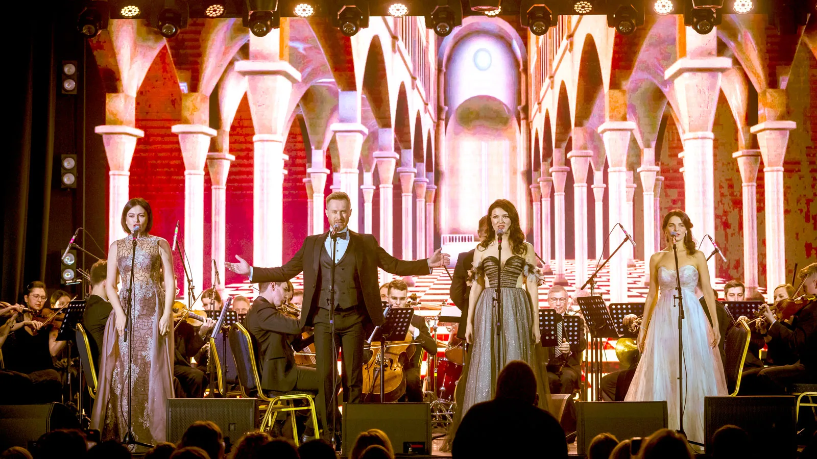 Афиша: Хиты трёх столетий в Санкт-Петербурге 15 апреля 2026