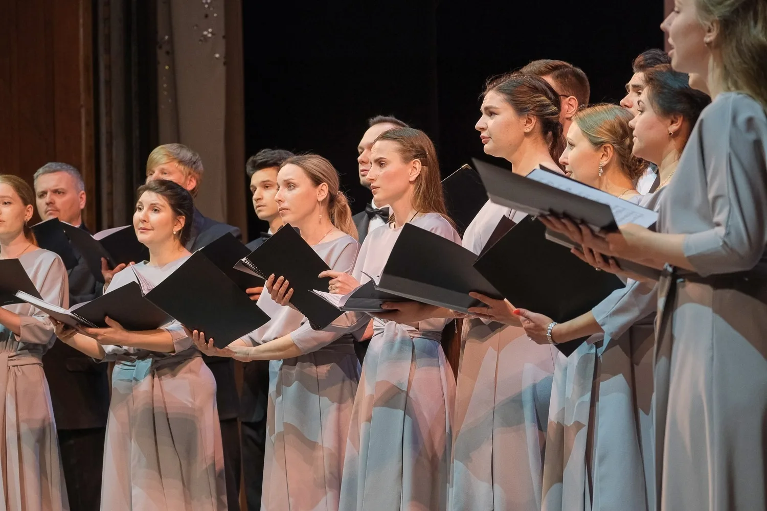 Афиша: Красноярский камерный хор. Традиции и современность. Движение чувств в Красноярске 9 апреля 2026