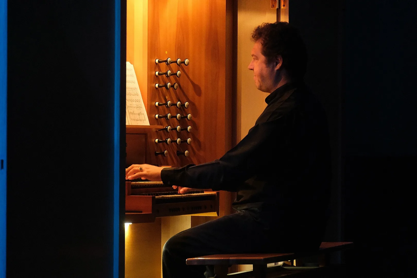 Афиша: Мост через вечность. Концерт при свечах в Перми 18 апреля 2026