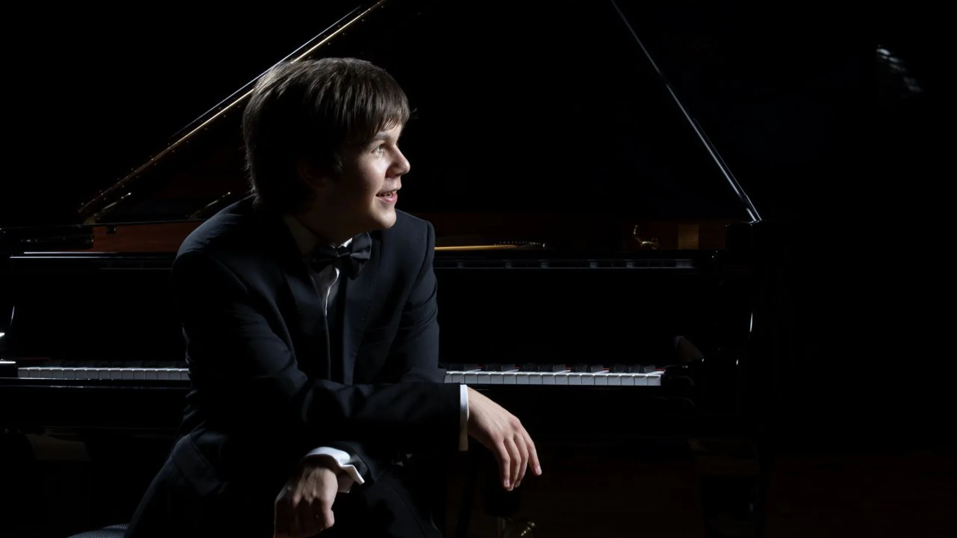 Афиша: Моцарт, Шопен, Рахманинов: любимые шедевры классики. Вечер при свечах в Коломенском в Москве 25 апреля 2026