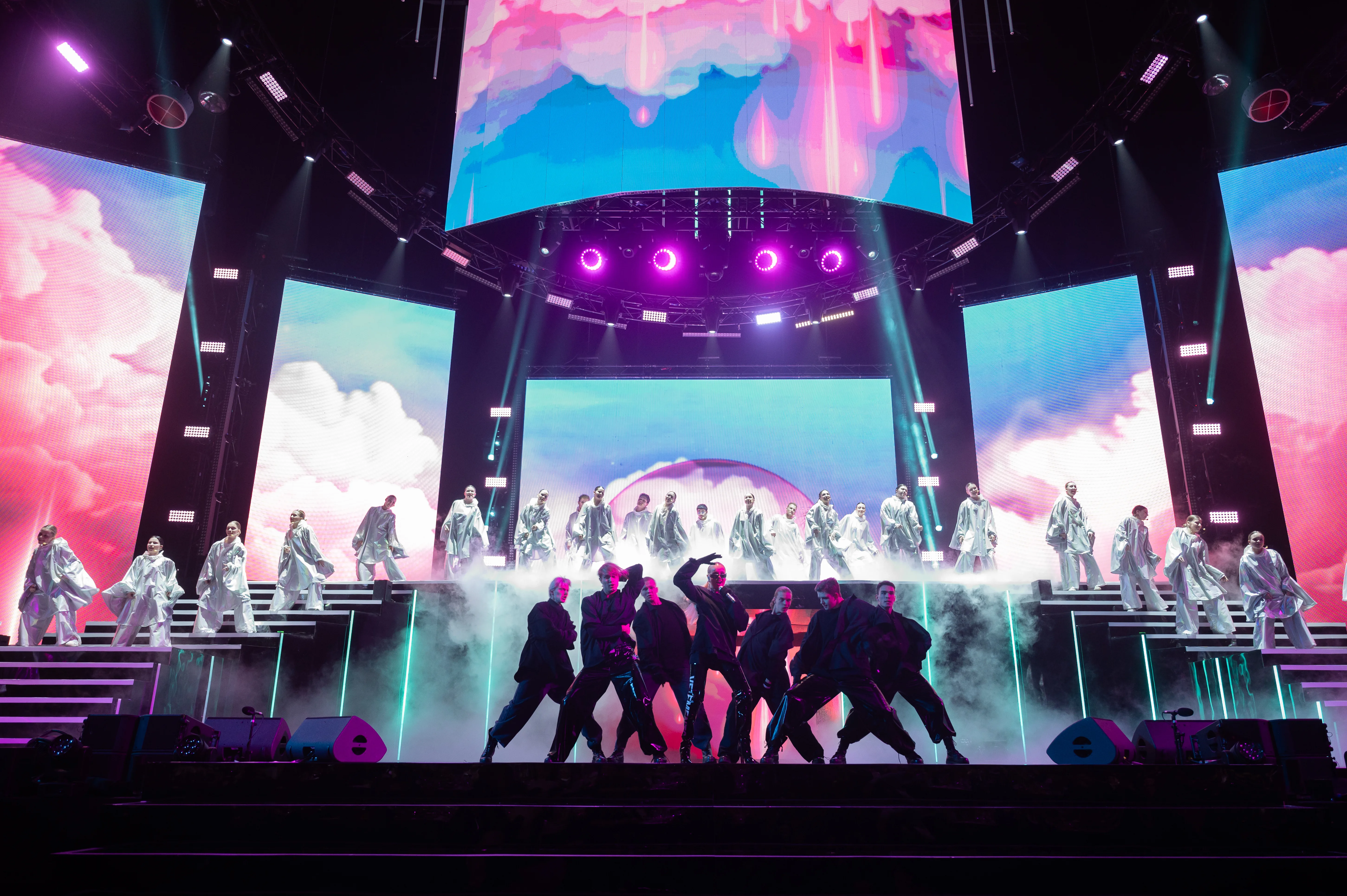 Афиша: Музыкальная премия «Жара» в Москве 8 апреля 2026