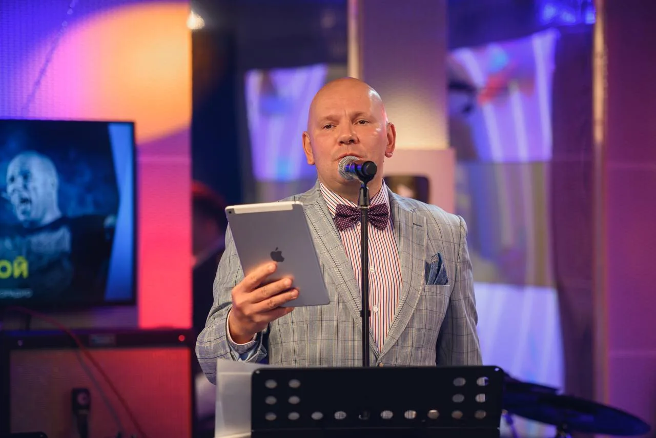 Афиша: Непоэт Ломовой. Весеннее обострение в Москве 16 апреля 2026