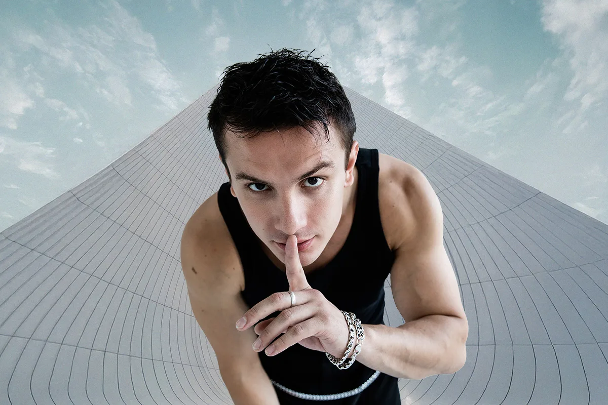 Афиша: NЮ. Юрий Николаенко в Мурманске 12 апреля 2026