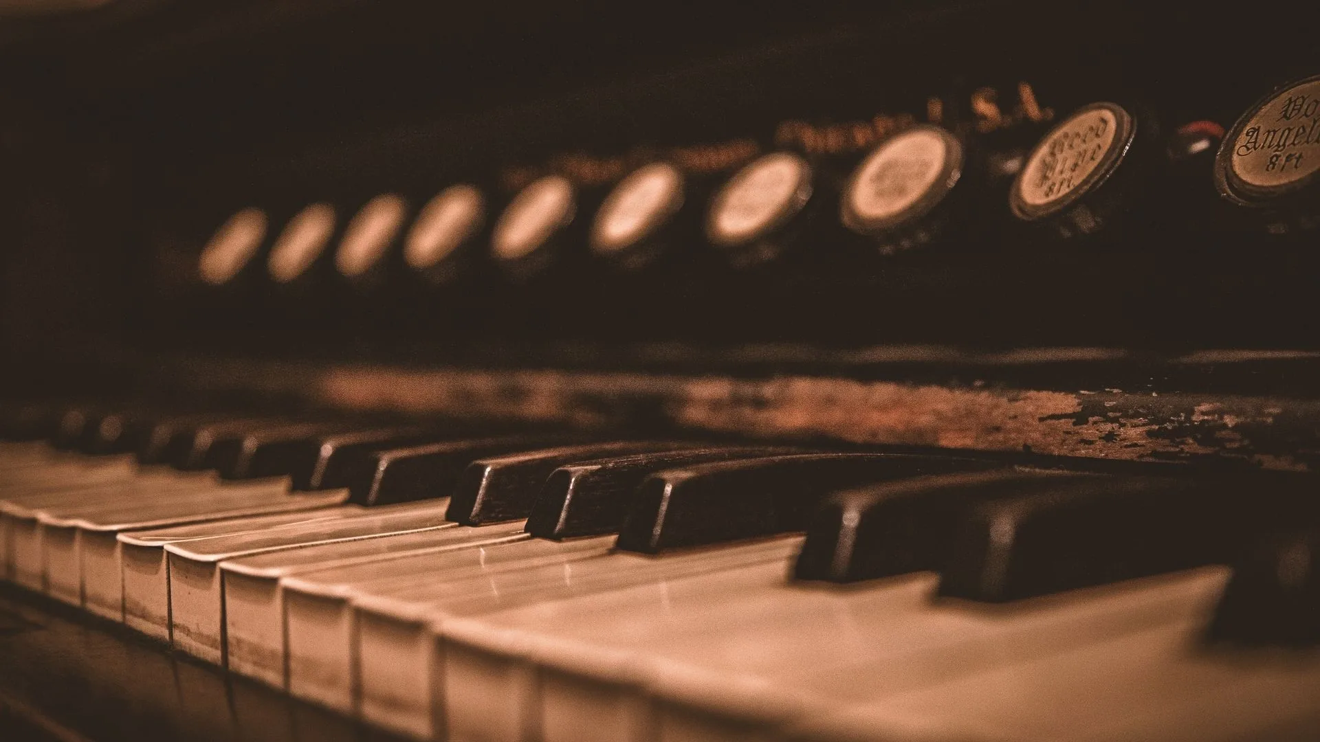 Афиша: Орган при свечах гала: от Баха до Таривердиева в Санкт-Петербурге 8 апреля 2026