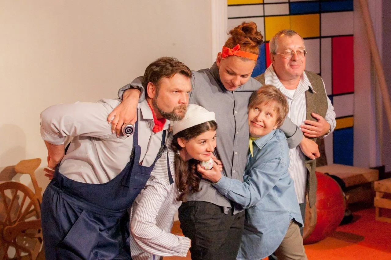 Афиша: Папа, мама, бабушка и восемь детей в Дании в Хабаровске 12 апреля 2026
