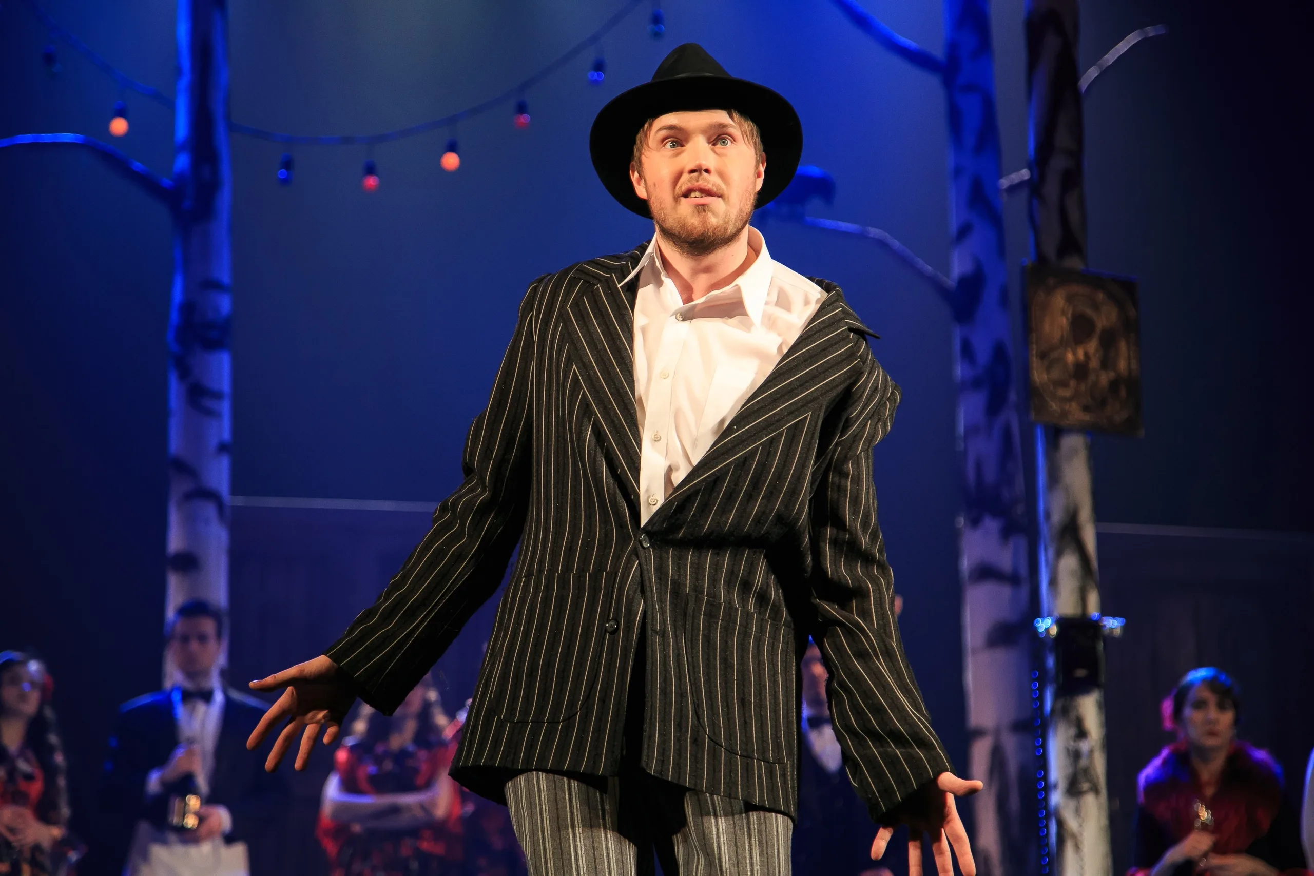 Афиша: Самоубийца в Барнауле 18 апреля 2026