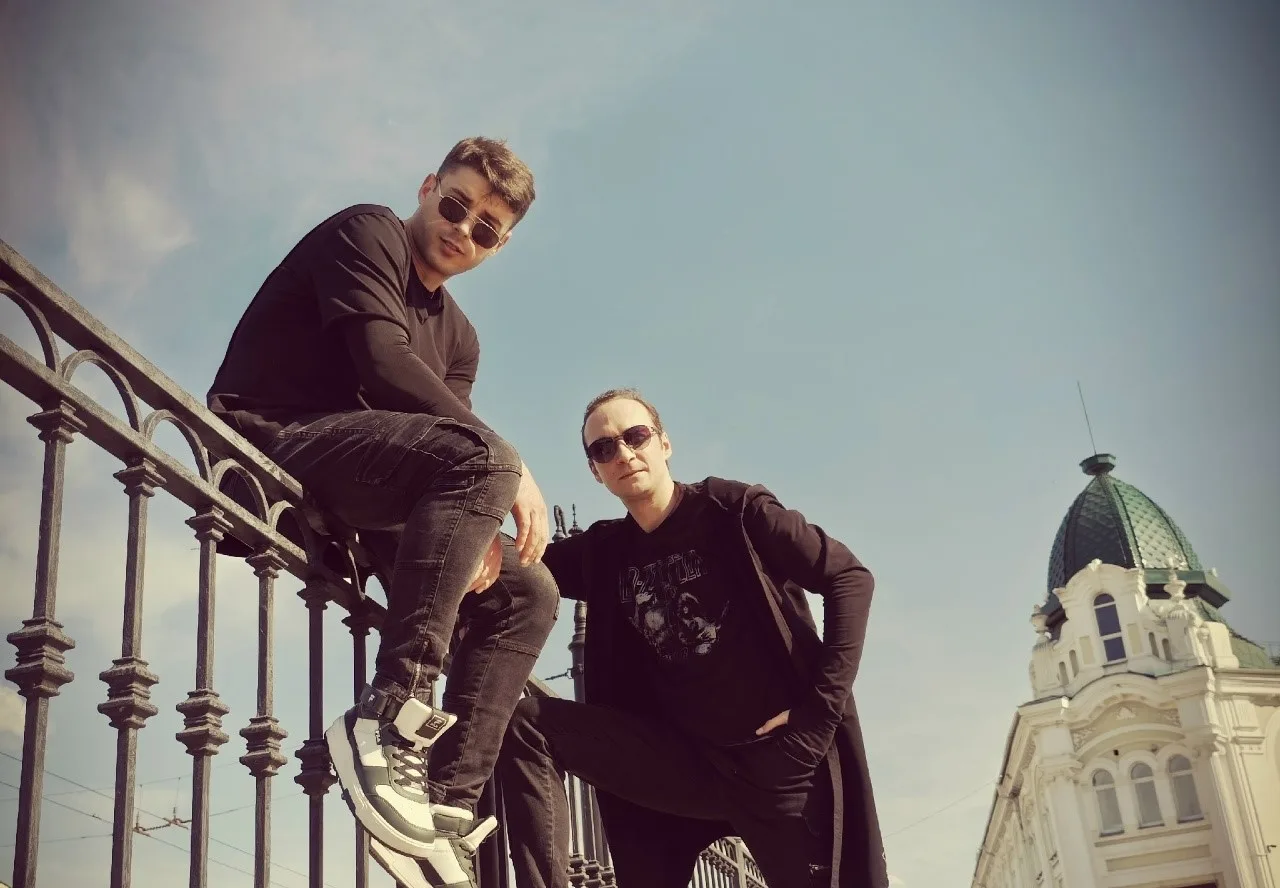 Афиша: Счастье. Небо на асфальте в Омске 15 апреля 2026