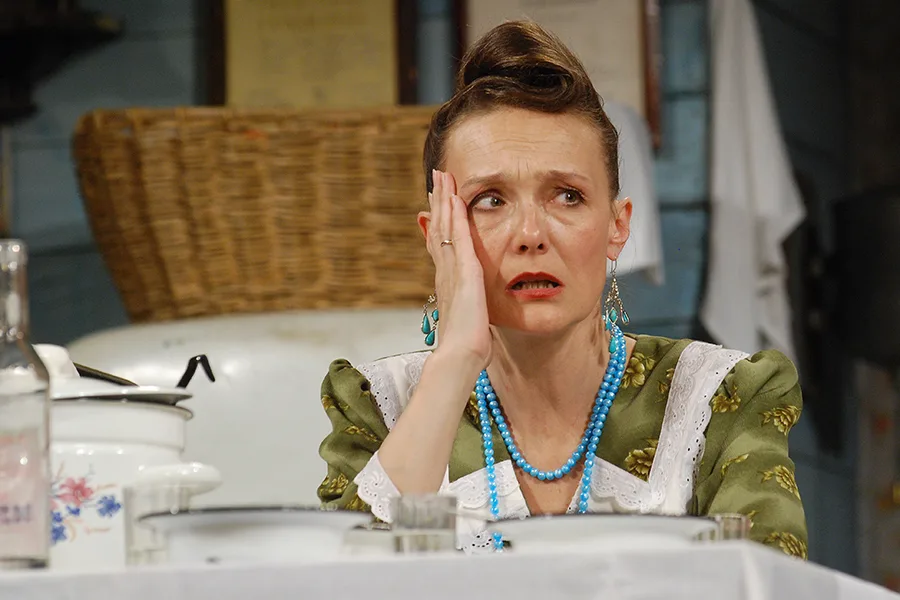 Афиша: Семейный портрет с посторонним в Казани 10 апреля 2026