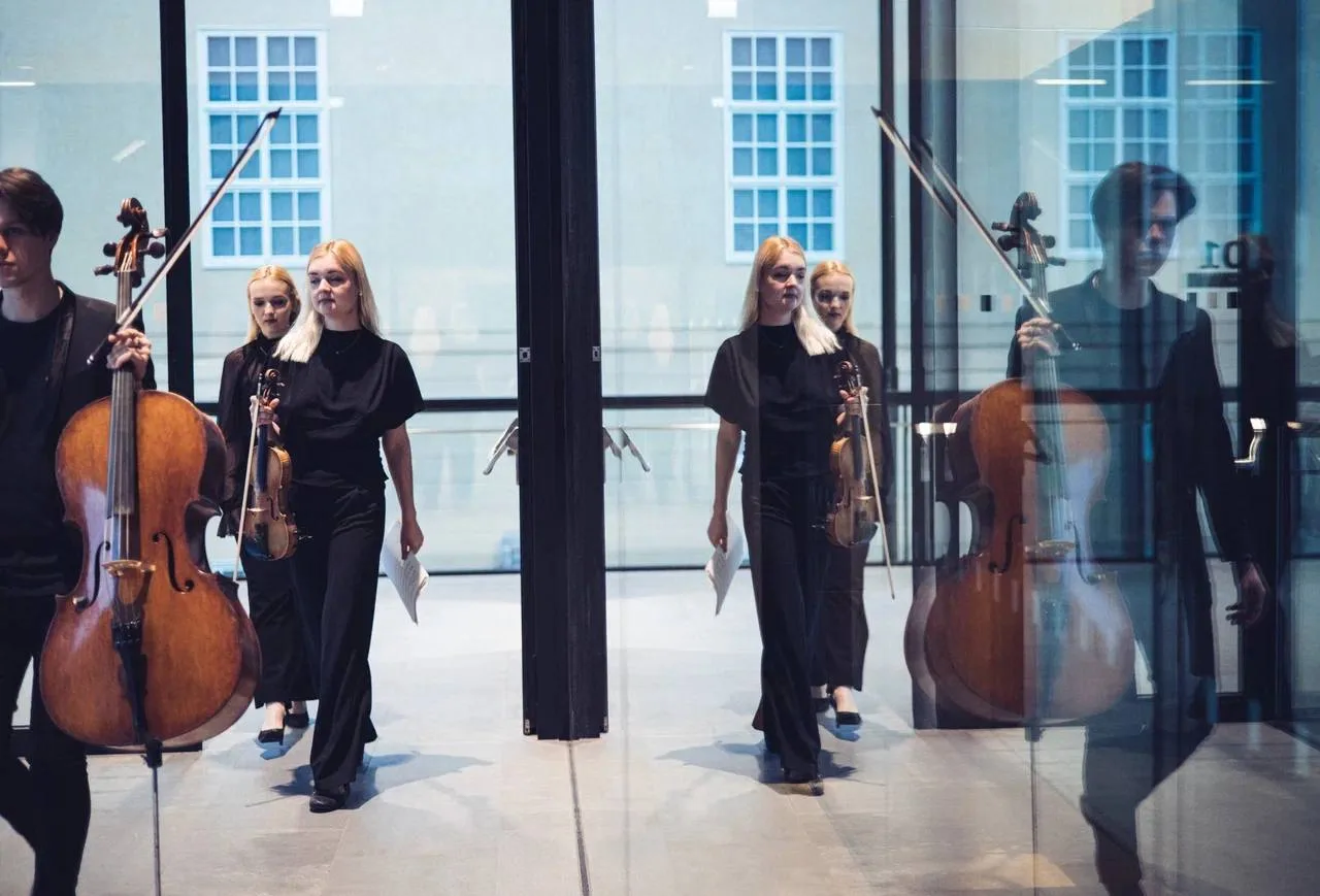 Афиша: Simple Music. Поп-хиты в Москве 17 апреля 2026