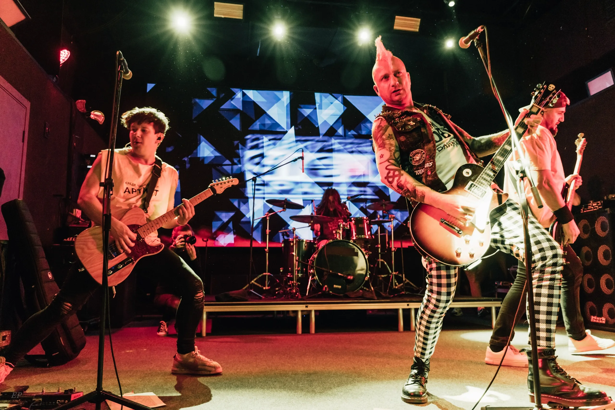 Афиша: Смех в Санкт-Петербурге 25 апреля 2026