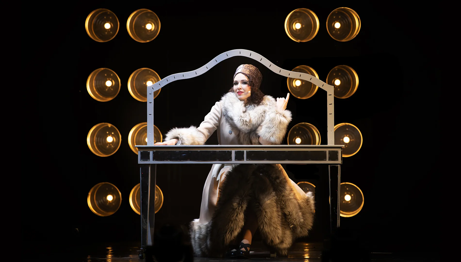 Афиша: Смешная девчонка в Новосибирске 15 апреля 2026