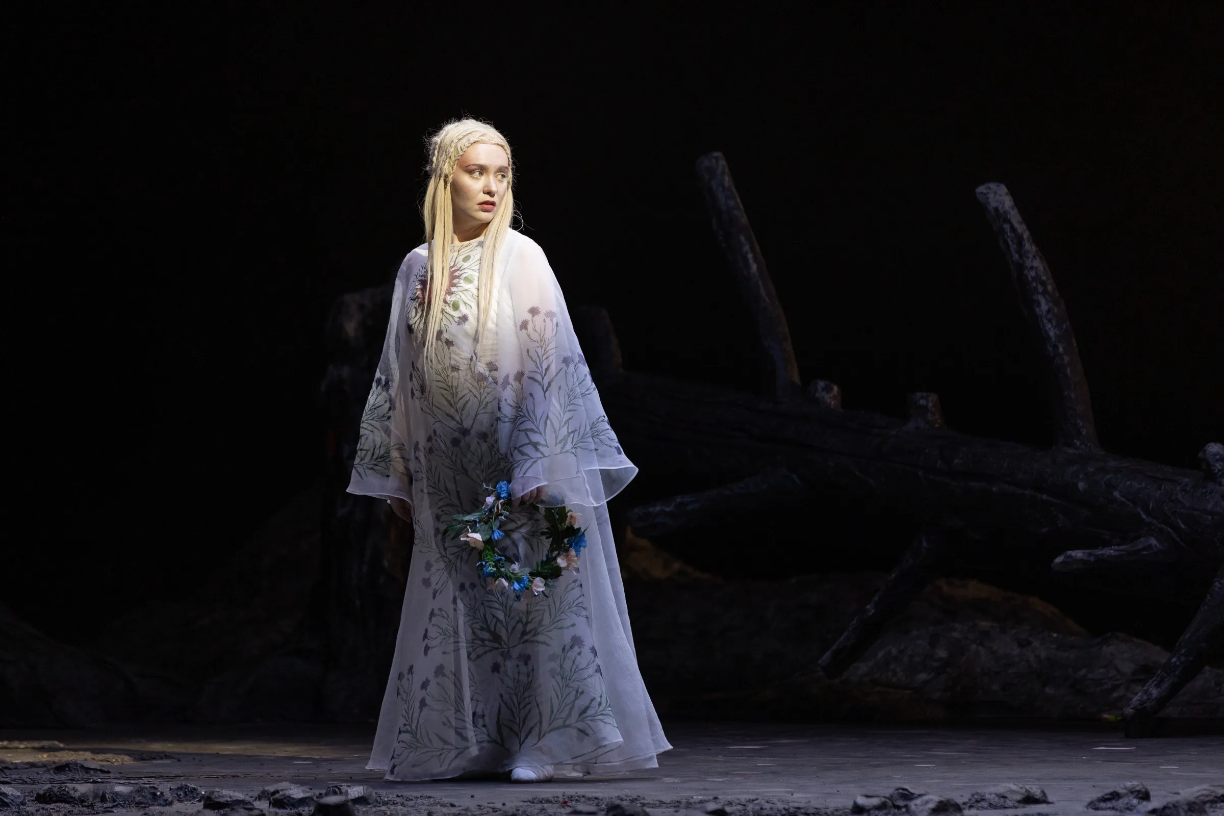 Афиша: Снегурочка в Екатеринбурге 21 апреля 2026