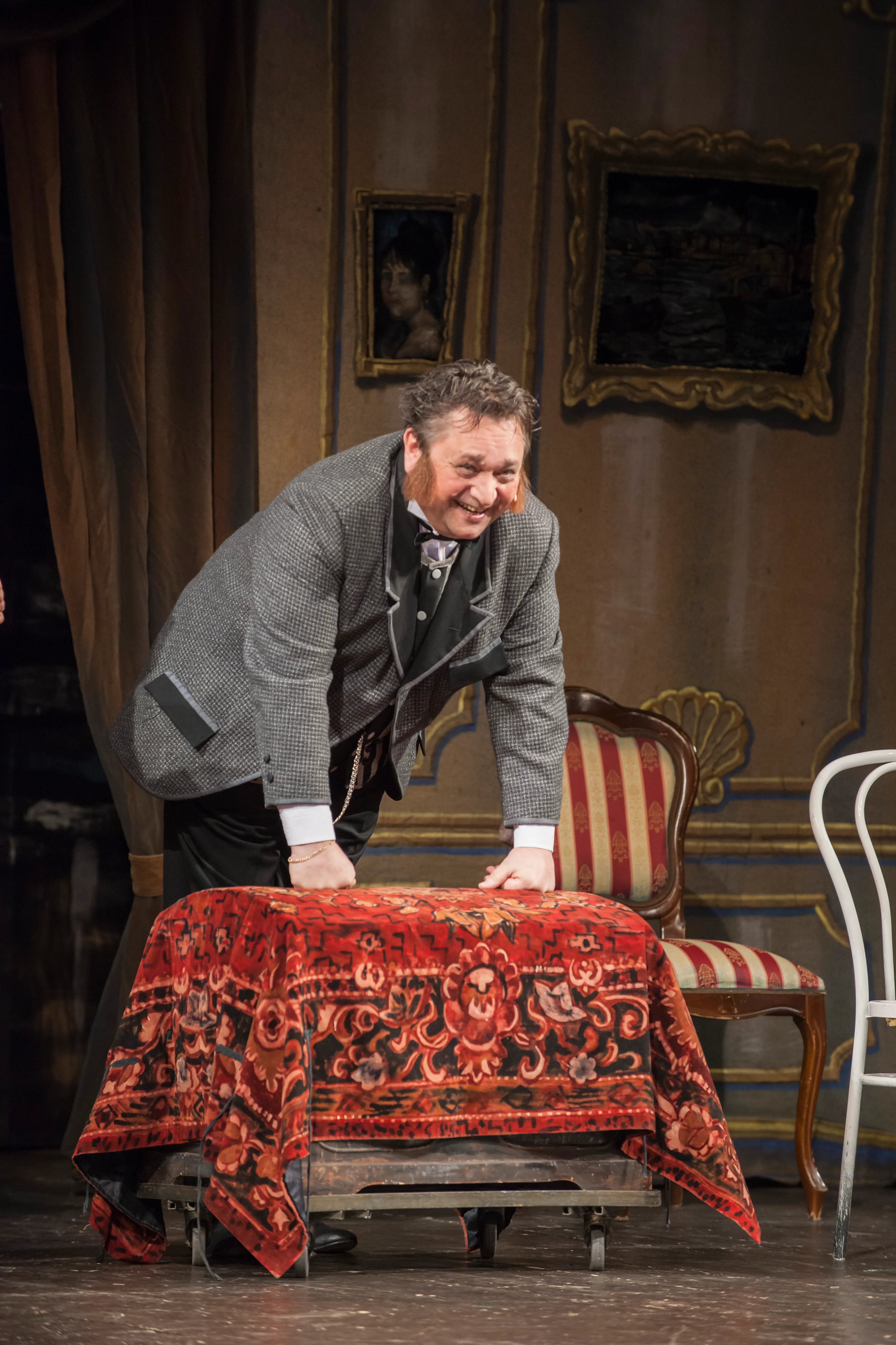 Афиша: Таинственный ящик в Москве 8 апреля 2026