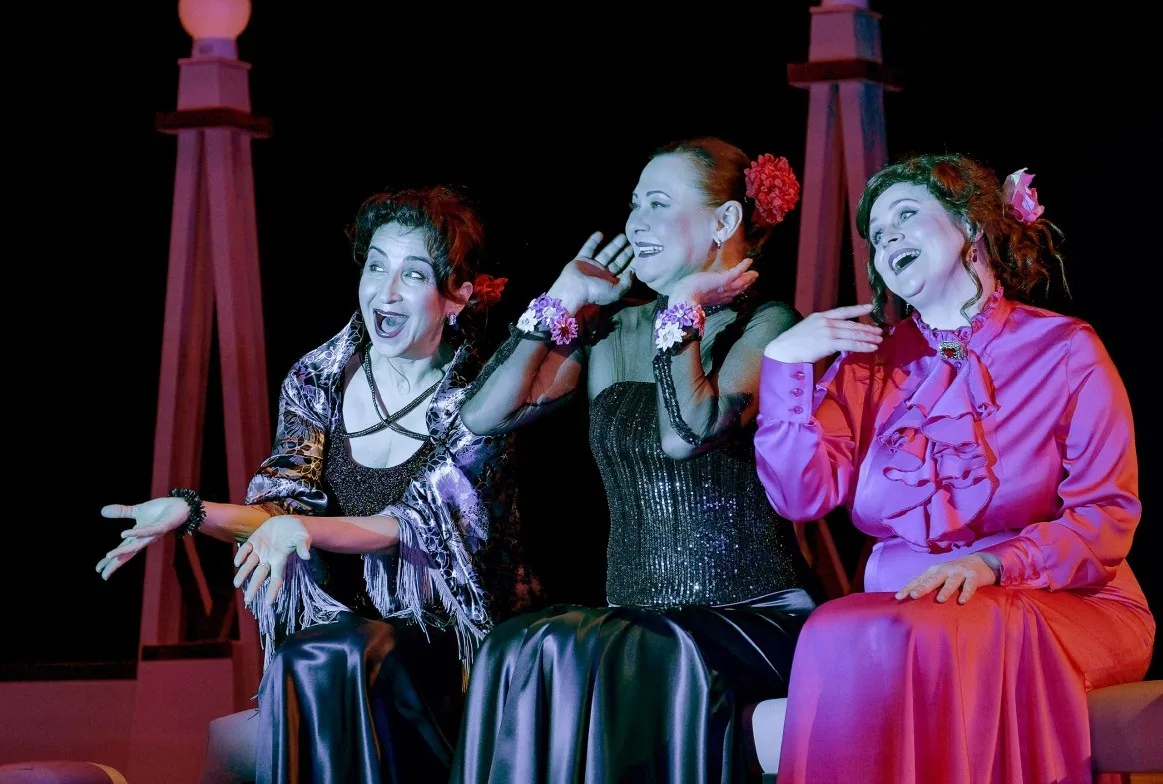 Афиша: Три супруги-совершенства в Калининграде 10 апреля 2026