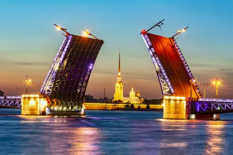 Афиша: Вечерняя экскурсия по Петербургу в Санкт-Петербурге 24 апреля 2026