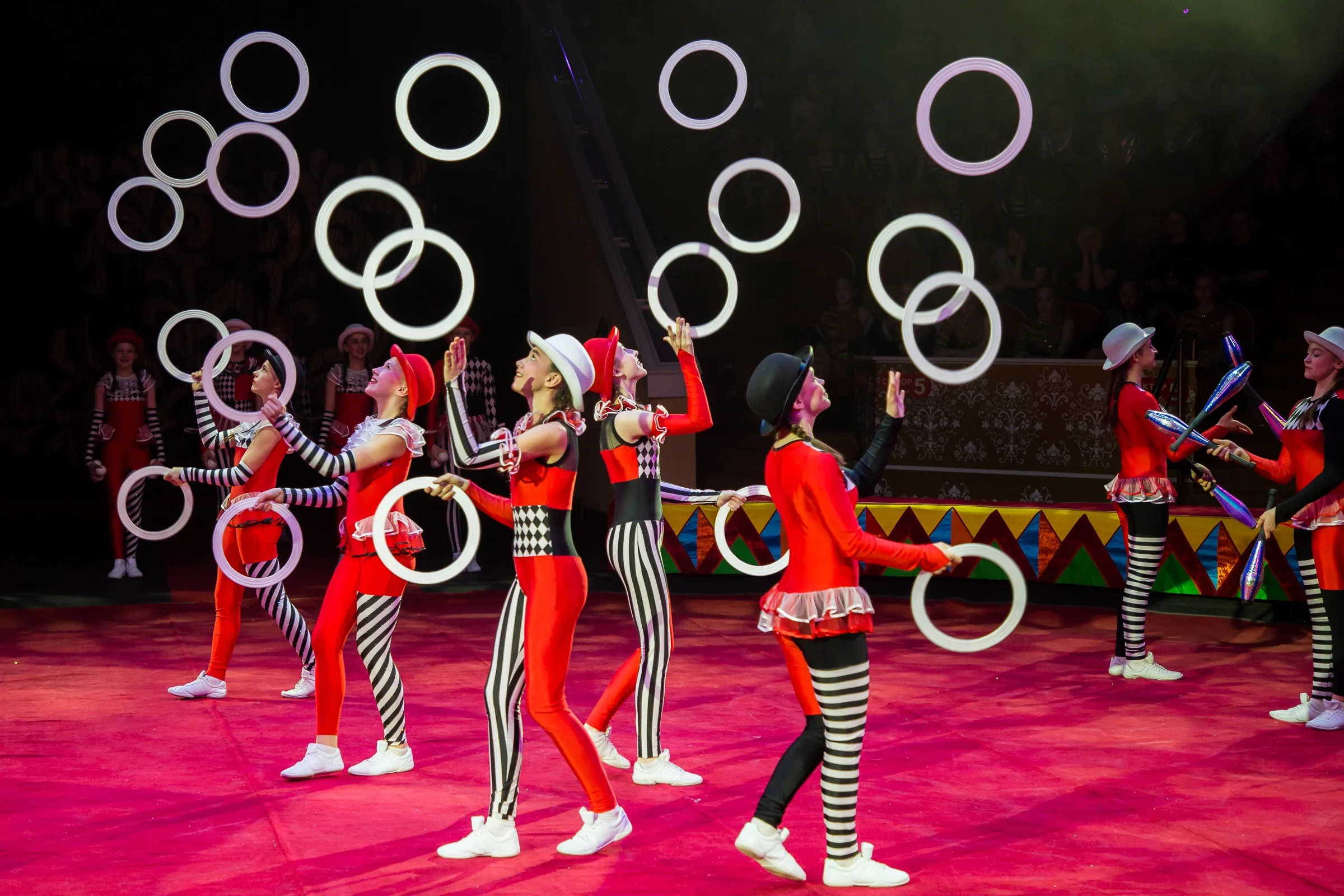 Афиша: Весёлая арена. Гала-концерт в Омске 19 апреля 2026