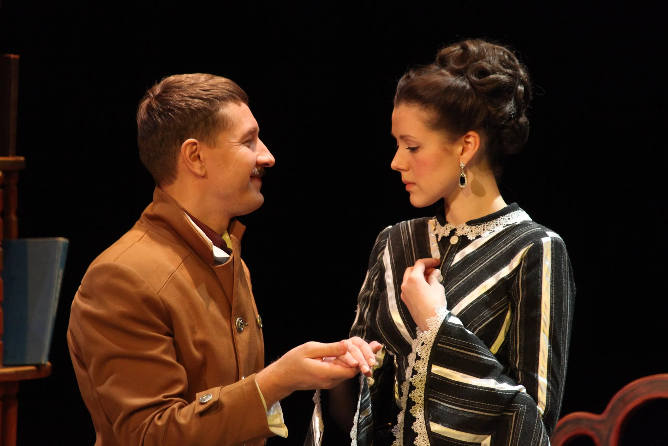 Афиша: Волки и овцы в Екатеринбурге 27 апреля 2026