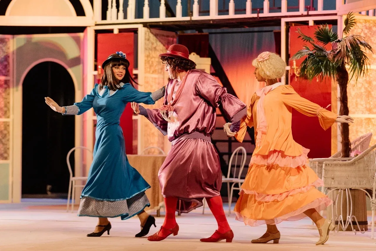 Афиша: Здравствуйте, я ваша тётя! в Кирове 8 апреля 2026