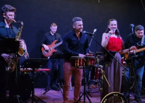 Афиша: Galary Band с программой «Magical Night Of The '80s» в Москве 25 августа 2026